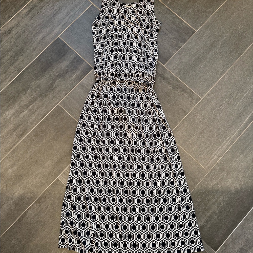 Michael Kors Black and White Hexagon Maxi Dress - Picture 5 of 6